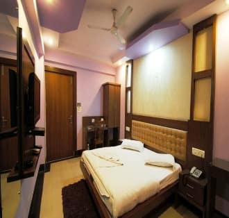 Hotel Grand Plaza Safdurjung Enclave, New Delhi 2